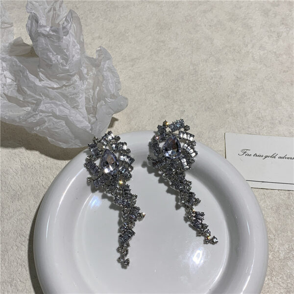 Crystal Shining Diamond Exaggerated Ball Stud Earrings For Dinner Women - Image 2