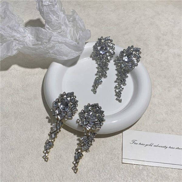 Crystal Shining Diamond Exaggerated Ball Stud Earrings For Dinner Women - Image 3