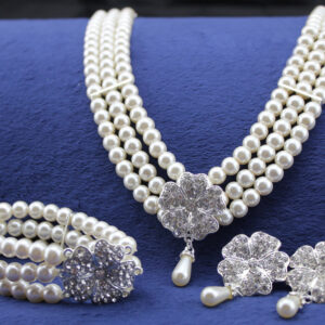 Three-piece Four-leaf Clover Necklace And Earrings