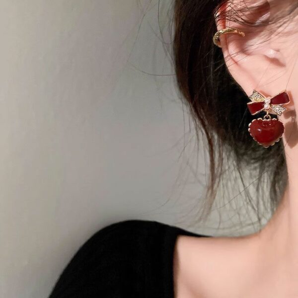 Special Interest Light Luxury Graceful Bow Love Heart Stud Earrings Women - Image 4