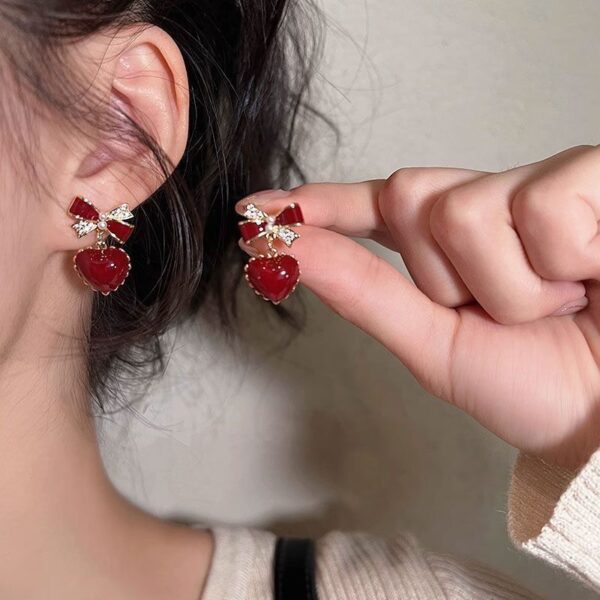 Special Interest Light Luxury Graceful Bow Love Heart Stud Earrings Women - Image 3